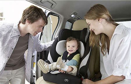 Kleuter in de auto: hoe de veiligheid van het kind te waarborgen?